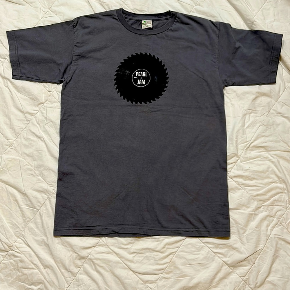 2009 Pearl Jam tour tshirt men’s size medium
